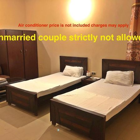 Babar House Hotel Faisalabad Ngoại thất bức ảnh