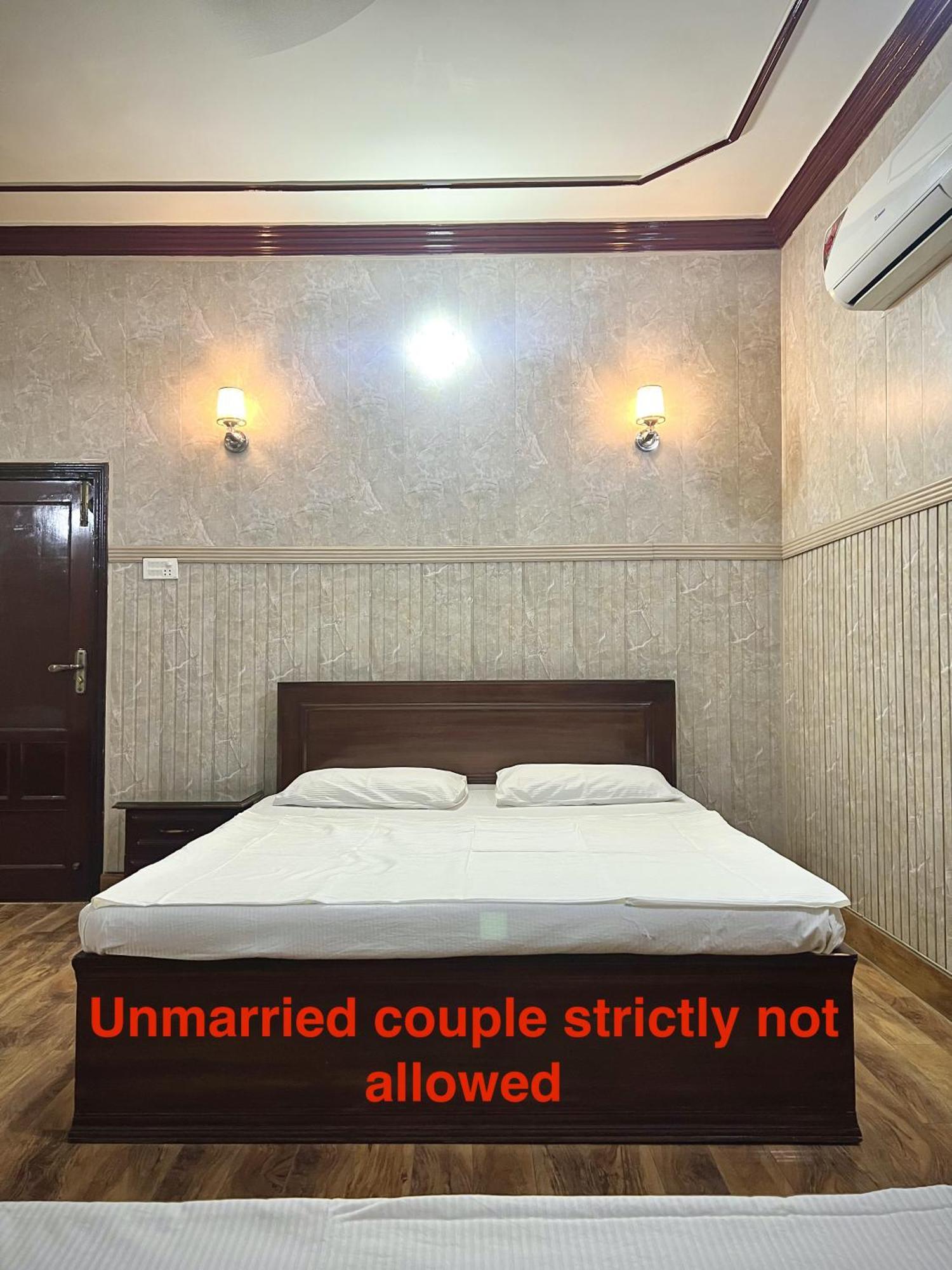 Babar House Hotel Faisalabad Ngoại thất bức ảnh
