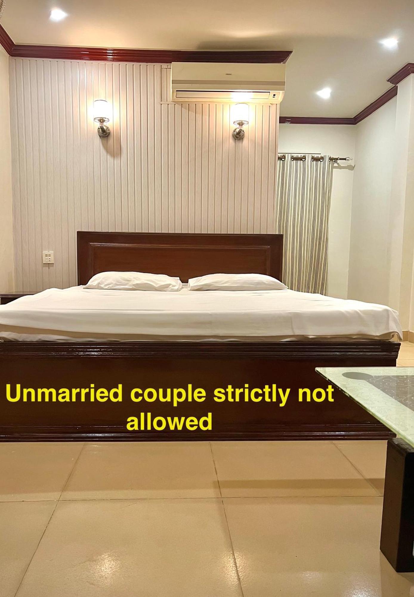 Babar House Hotel Faisalabad Ngoại thất bức ảnh