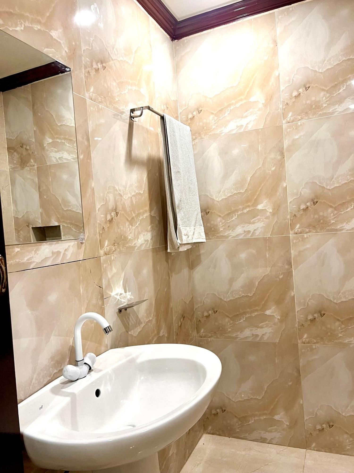 Babar House Hotel Faisalabad Ngoại thất bức ảnh