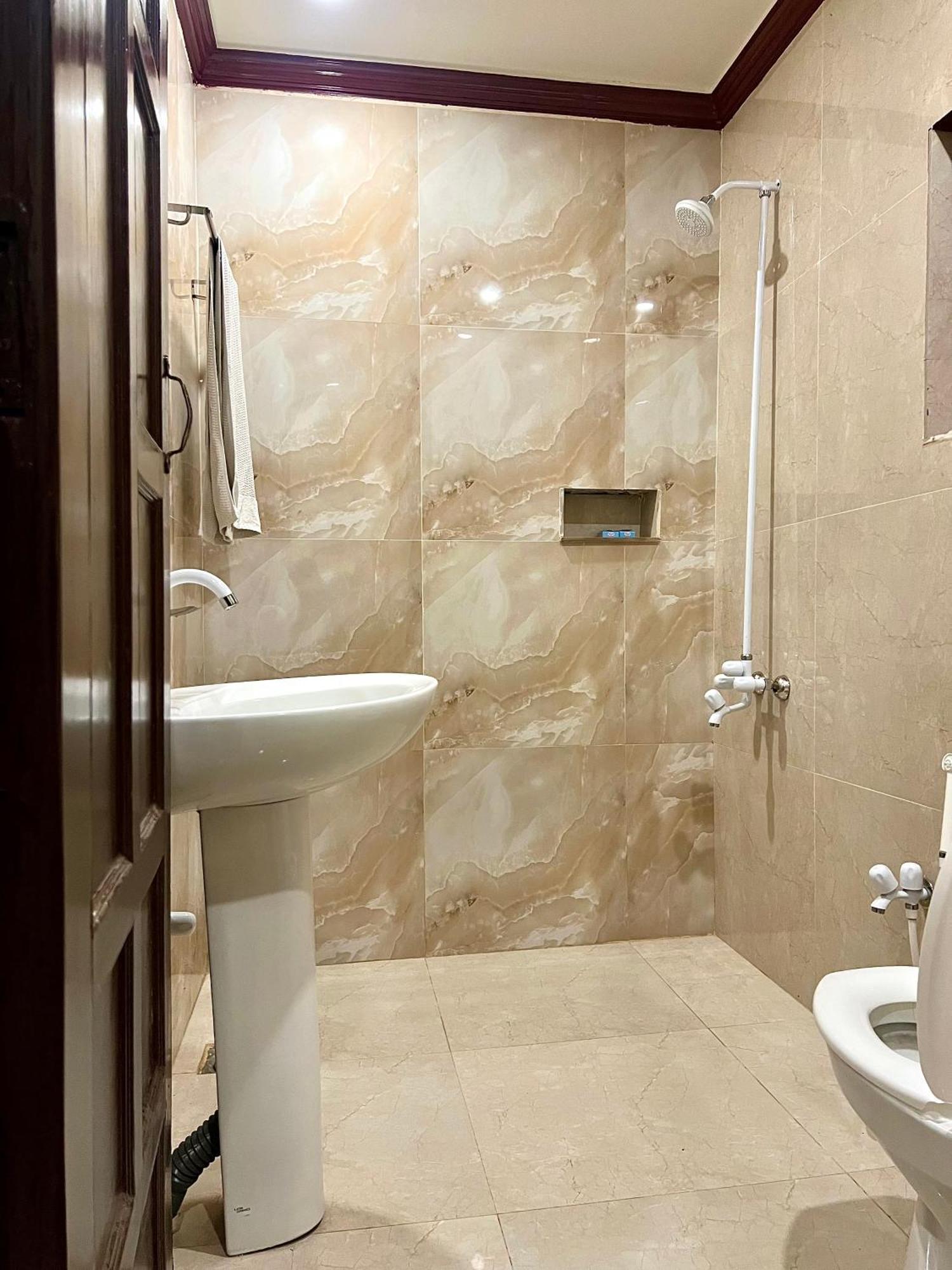 Babar House Hotel Faisalabad Ngoại thất bức ảnh