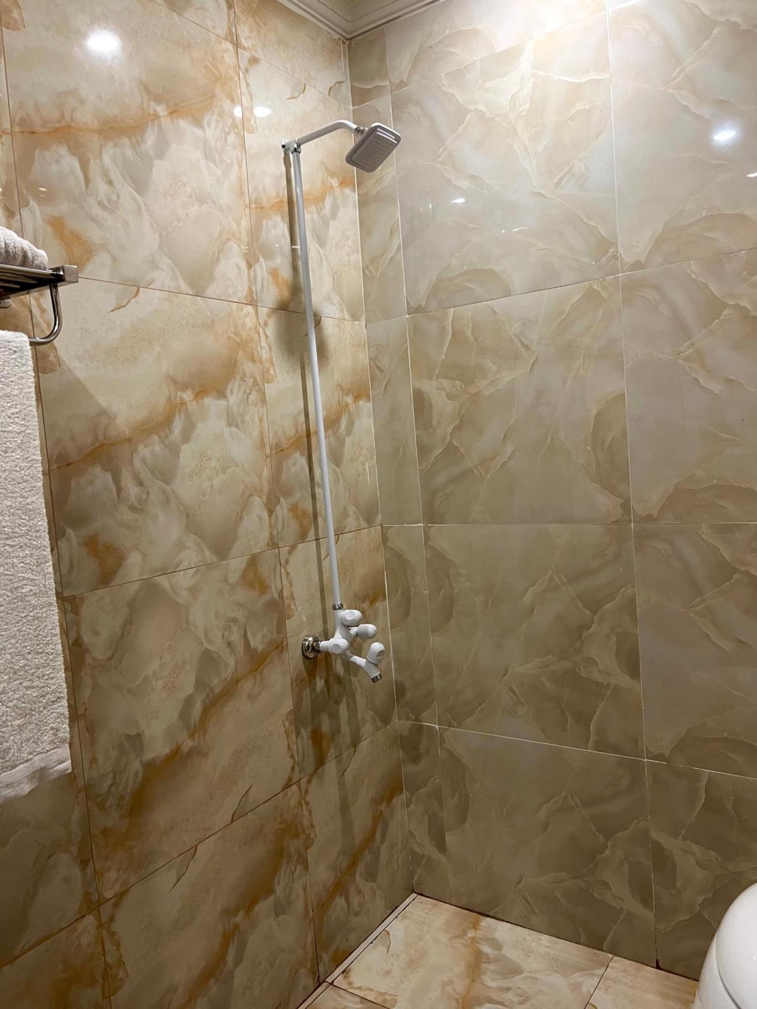 Babar House Hotel Faisalabad Ngoại thất bức ảnh