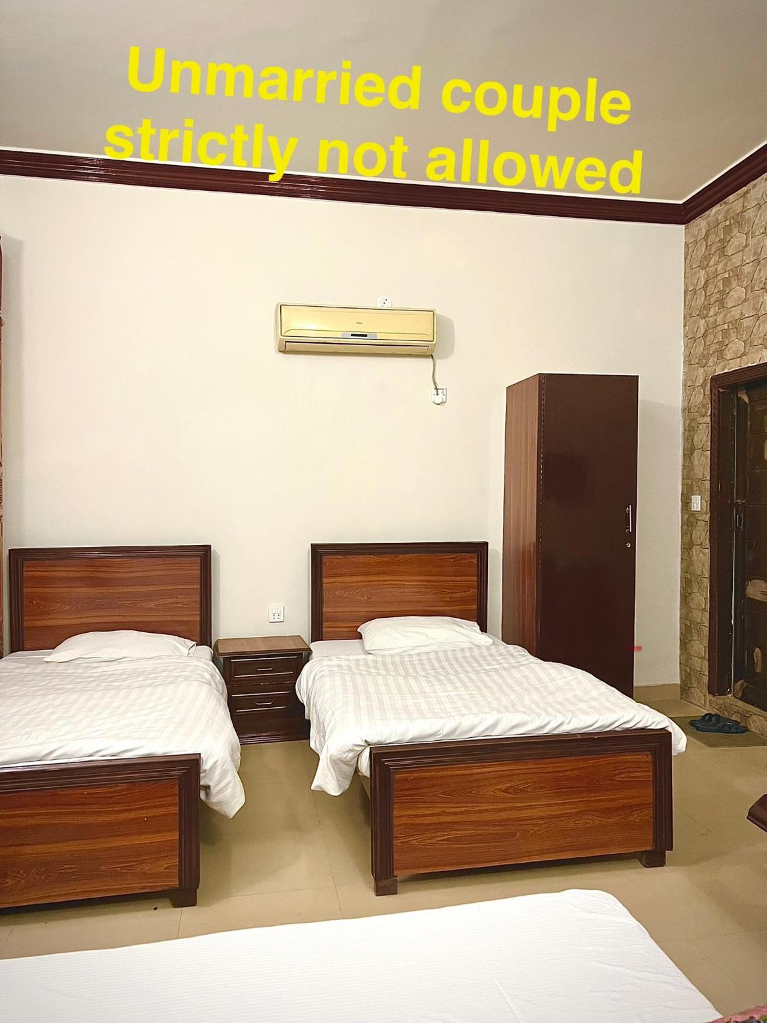 Babar House Hotel Faisalabad Ngoại thất bức ảnh
